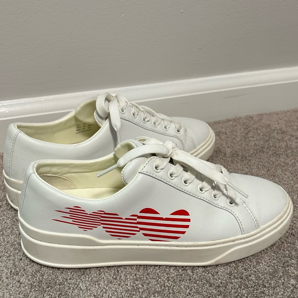 Stuart Weitzman 7.5 Heart Sneakers
